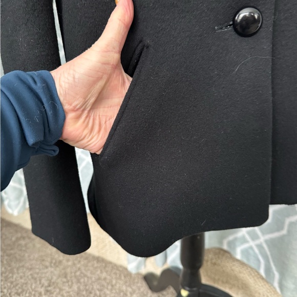 Larry Levine size medium wool blazer/coat. - Picture 4 of 11